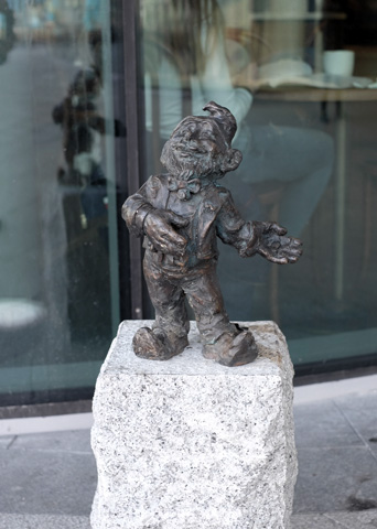 Pracownia rzeźbiarska: krasnal.jpg