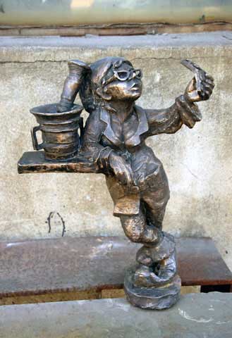 Pracownia rzeźbiarska: krasnal_apteka1.jpg