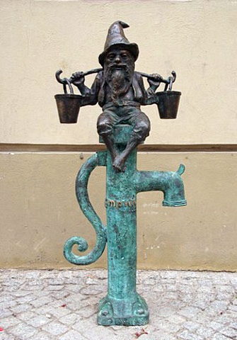 Pracownia rzeźbiarska: krasnal_wodnik.jpg