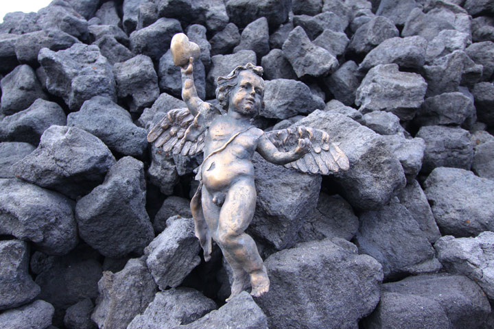 Pracownia rzeźbiarska: putta_serce2.jpg