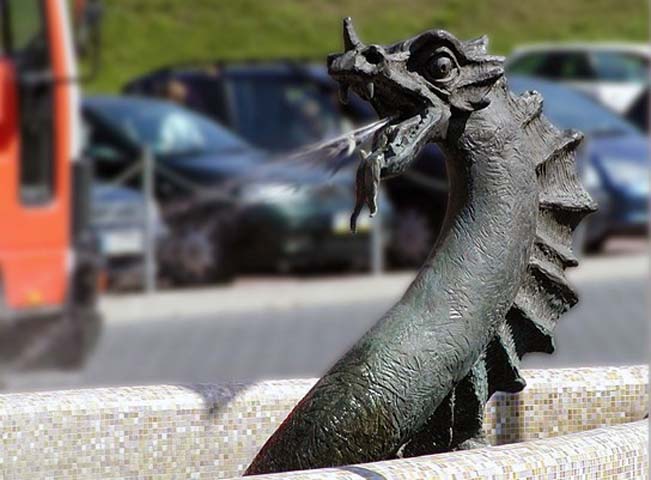 Pracownia rzeźbiarska: smok_wodny_krakow.jpg